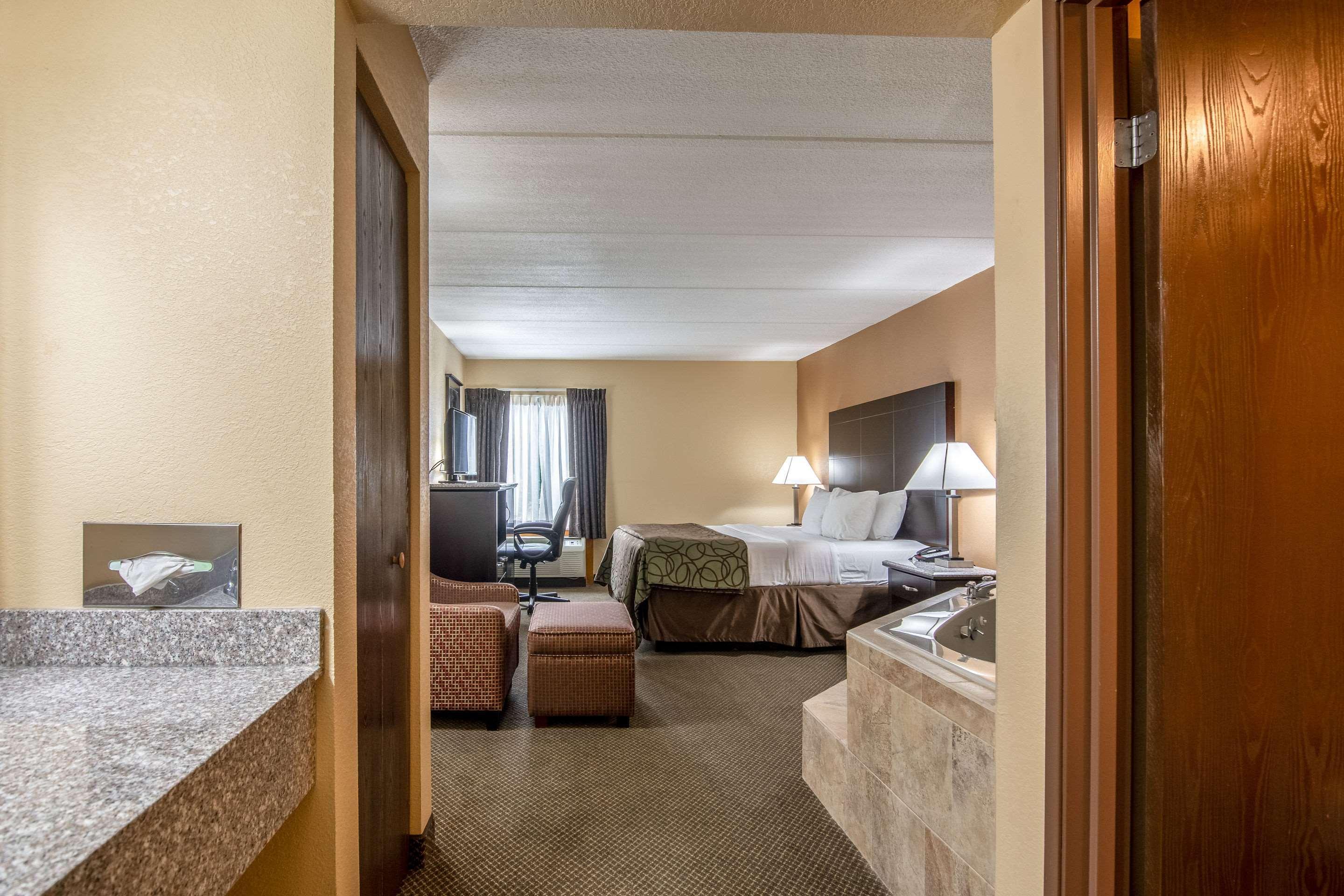 Quality Inn Tully I-81 Exteriör bild