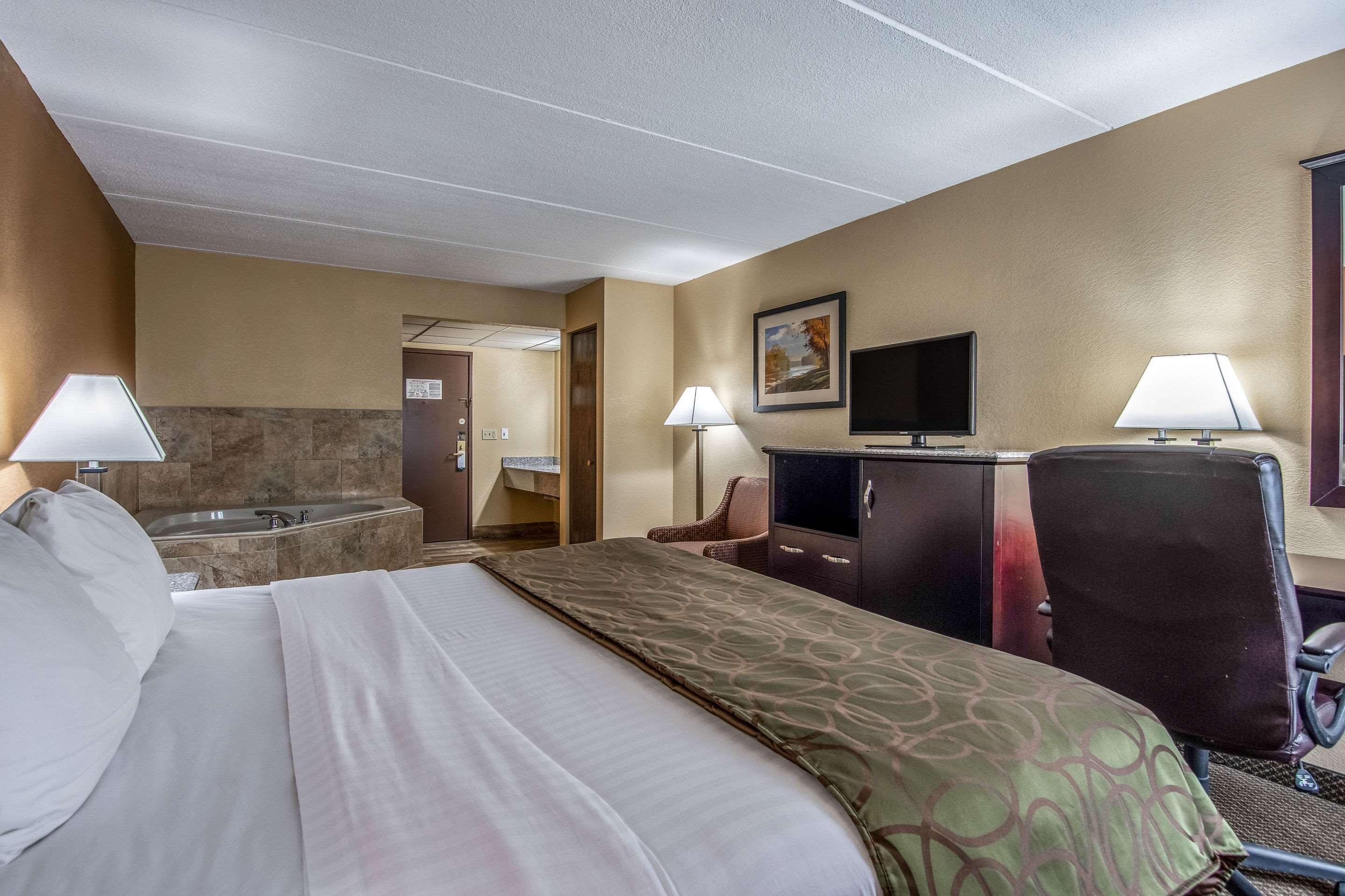 Quality Inn Tully I-81 Exteriör bild