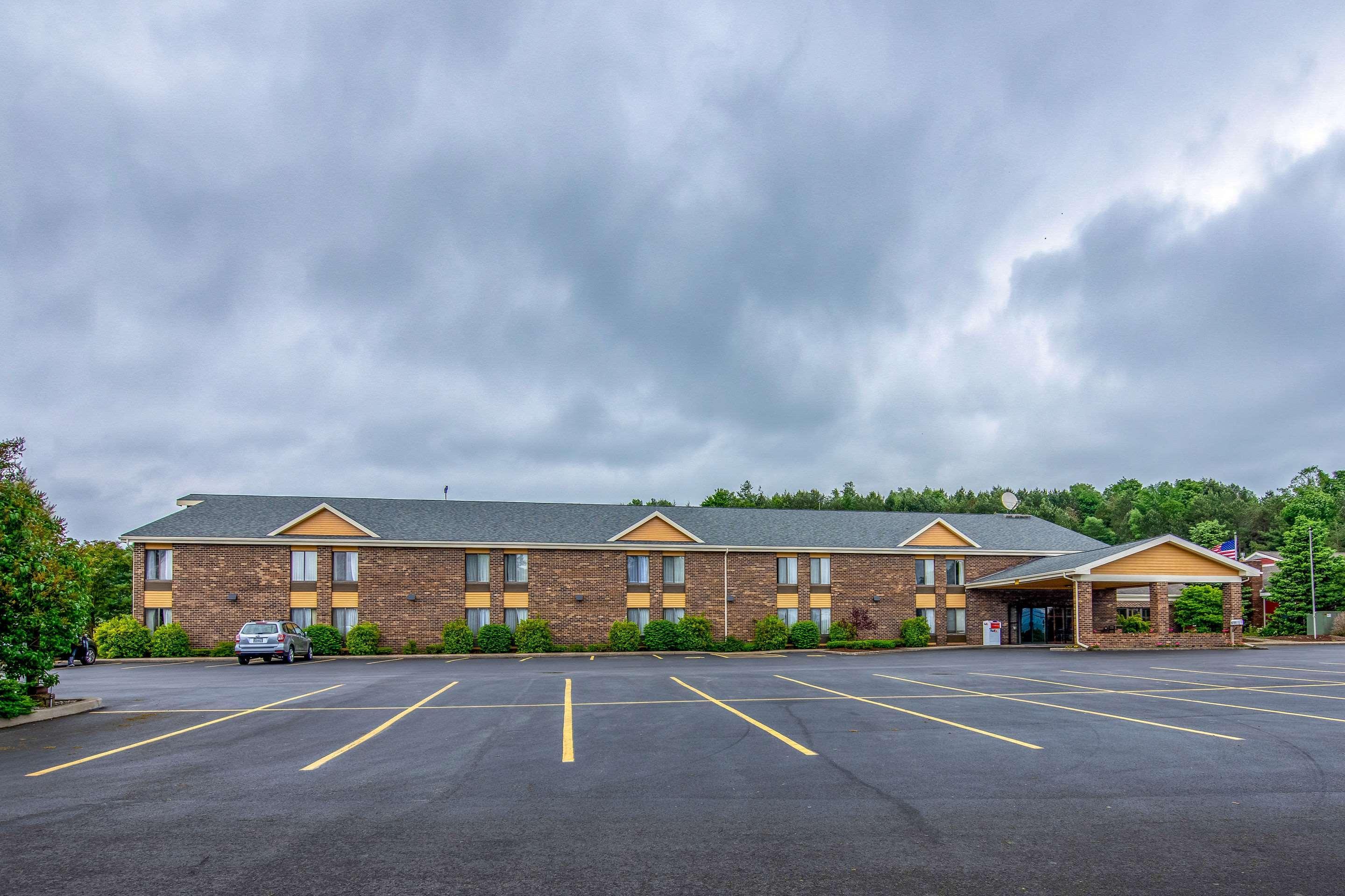Quality Inn Tully I-81 Exteriör bild
