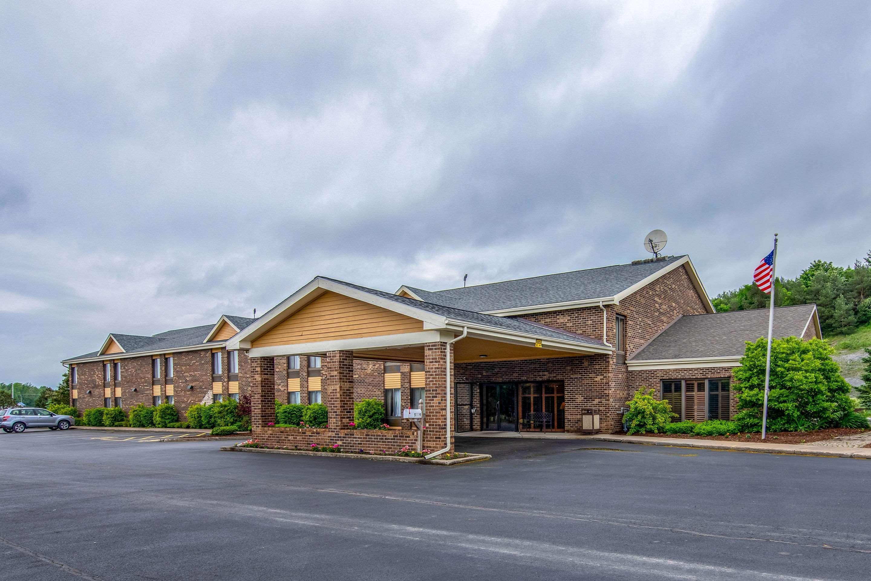 Quality Inn Tully I-81 Exteriör bild