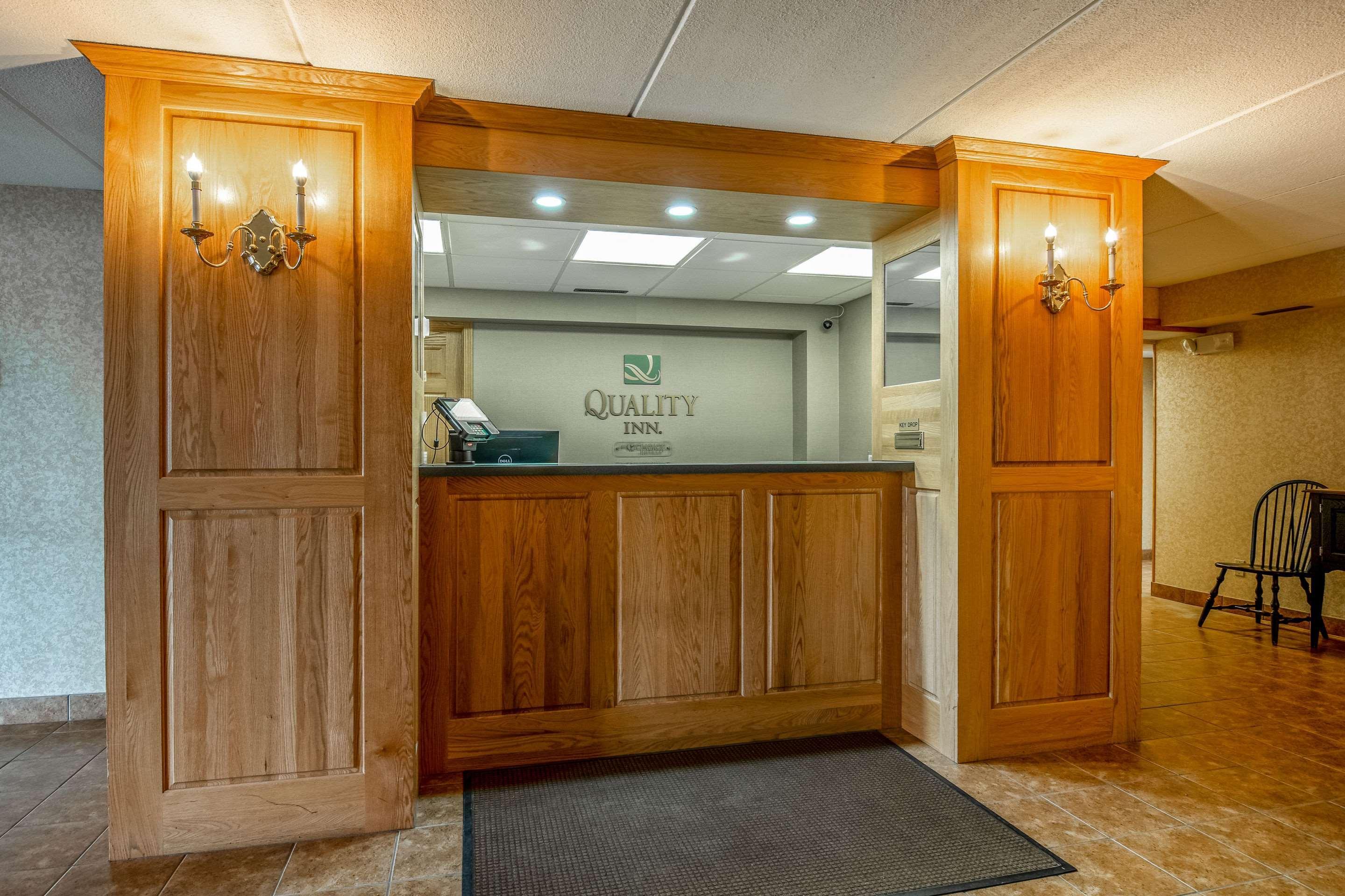 Quality Inn Tully I-81 Exteriör bild