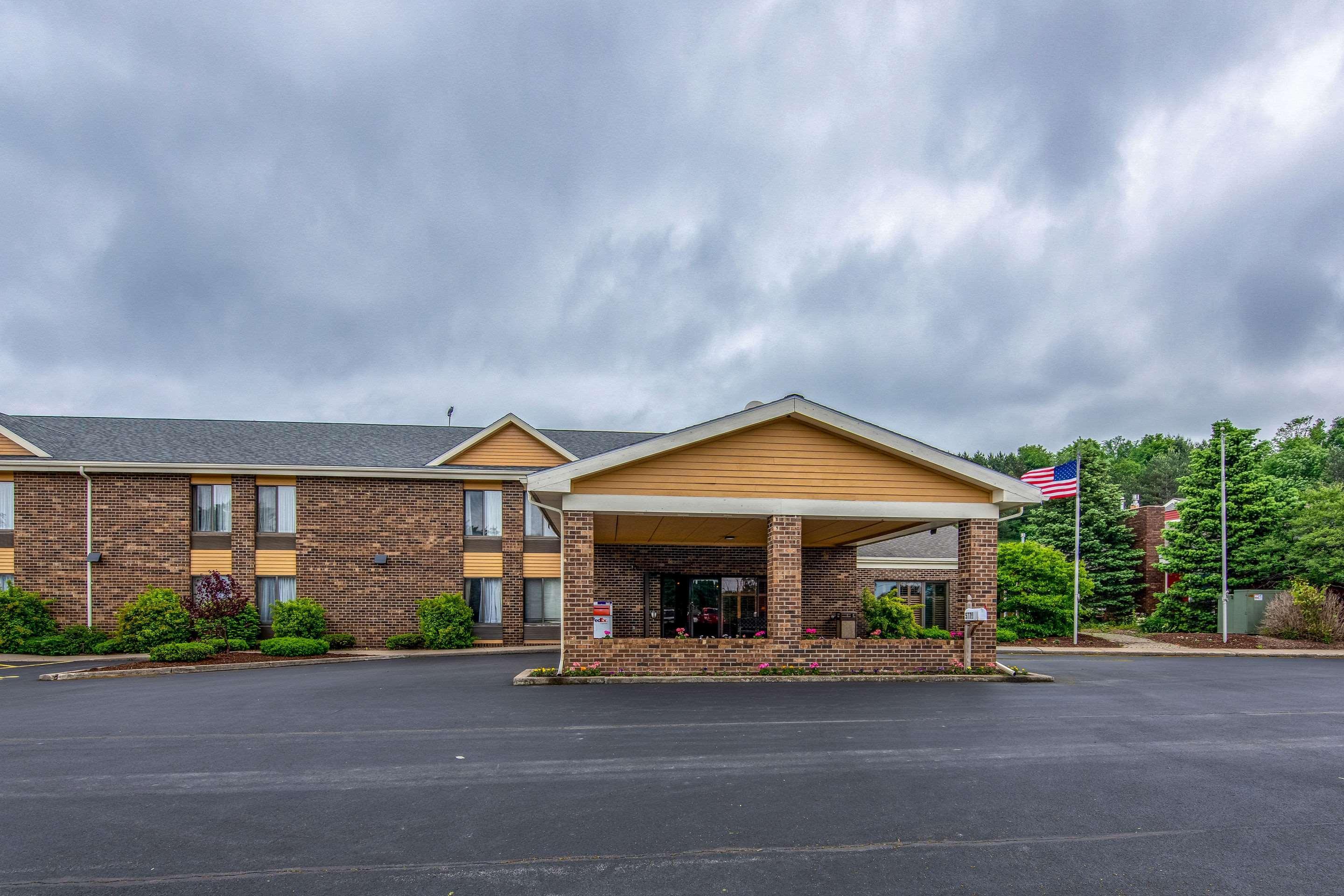 Quality Inn Tully I-81 Exteriör bild